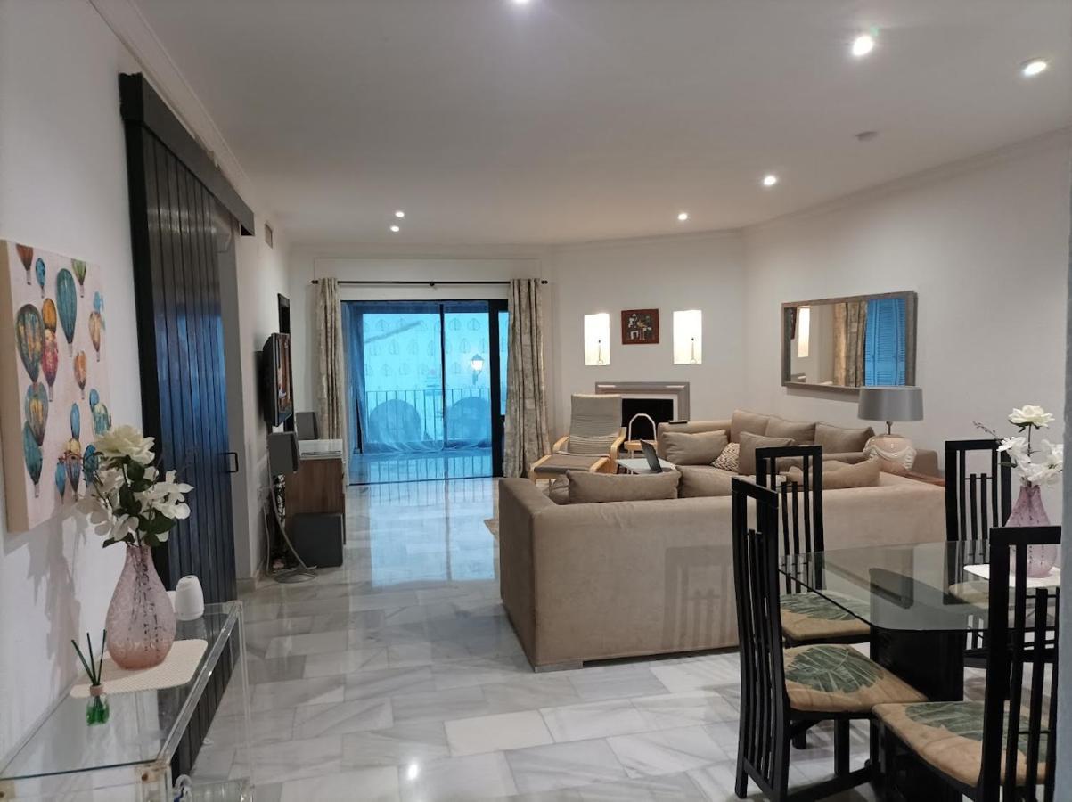 Large 2 Bed Apt Puerto Banus Marina Private Parking Apartamento Marbella Exterior foto